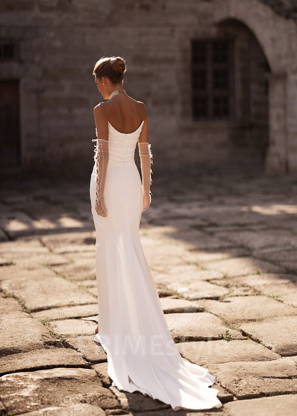 Elegantné hladké svadobné šaty FA004