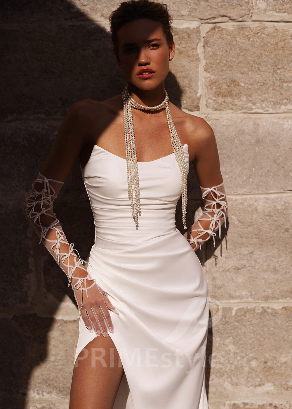 Elegantné hladké svadobné šaty FA004