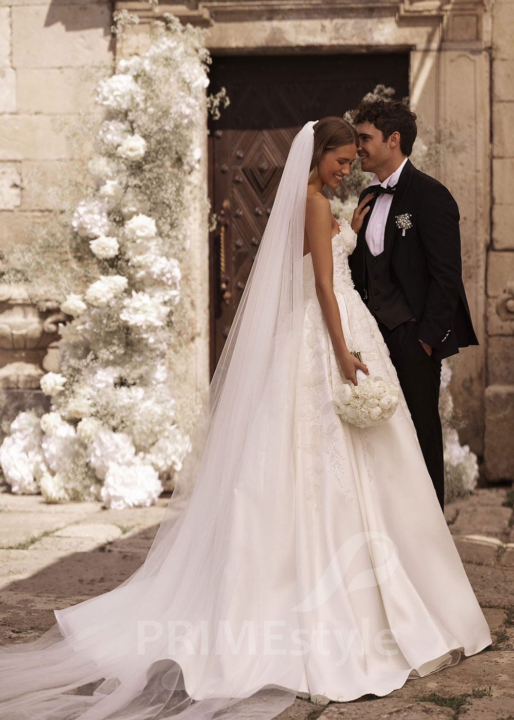 Luxusné romantické svadobné šaty FA014