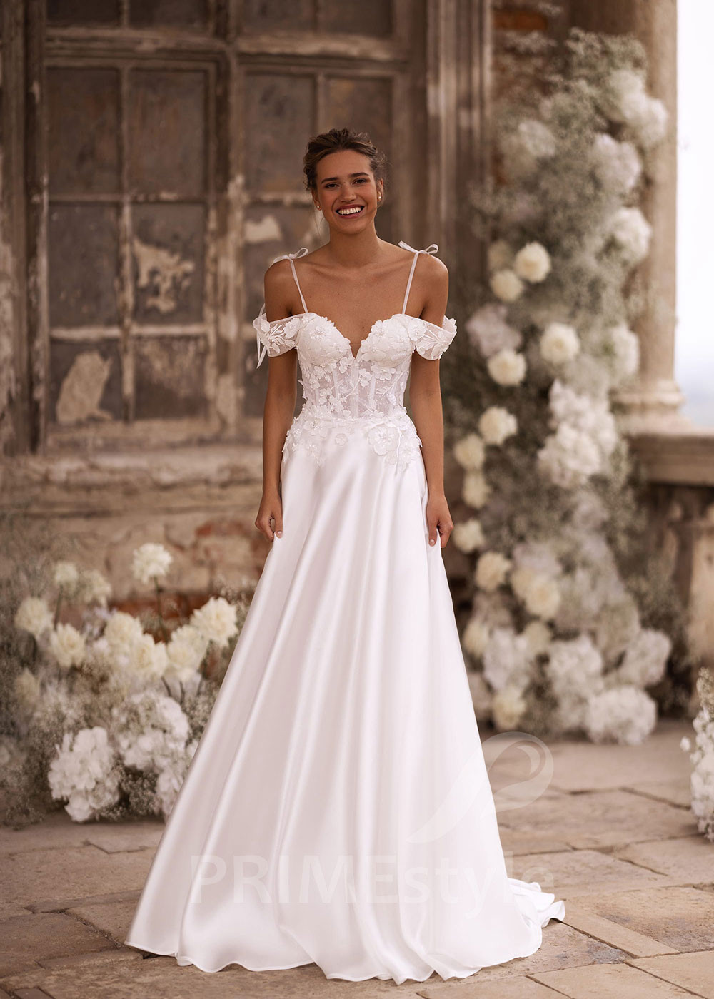 Luxusné svadobné šaty na ramienka FA018