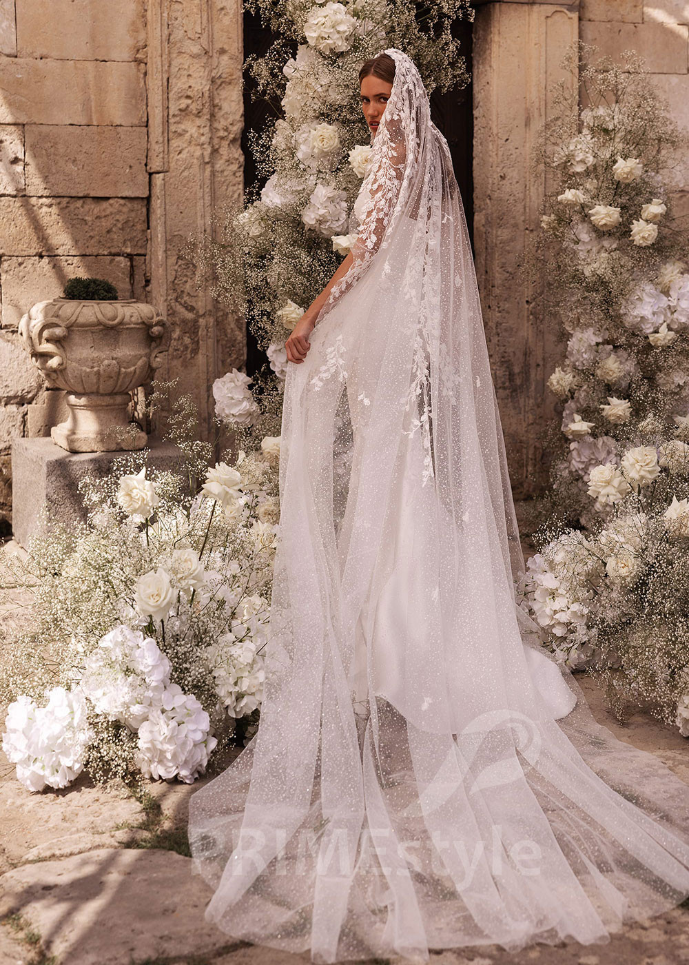 Luxusné čipkované svadobné šaty FA021