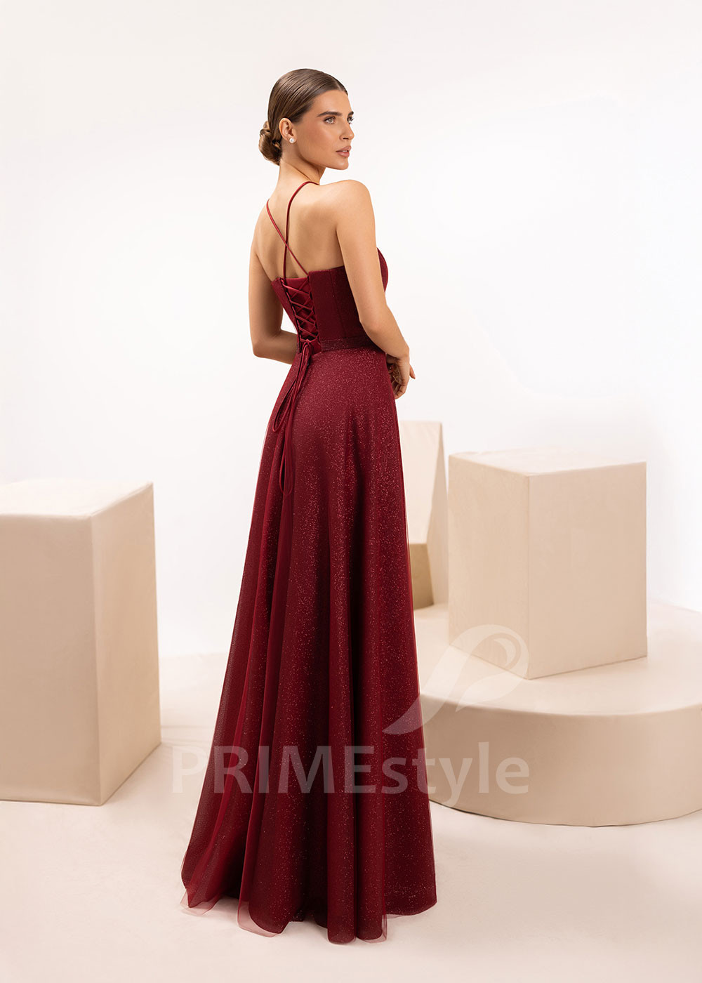 Jednoduché šaty na stužkovú Lauretta