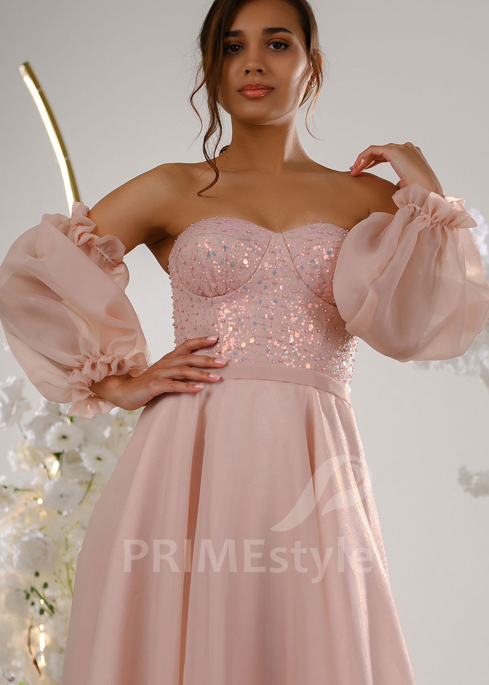 Trblietavé spoločenské šaty V2307