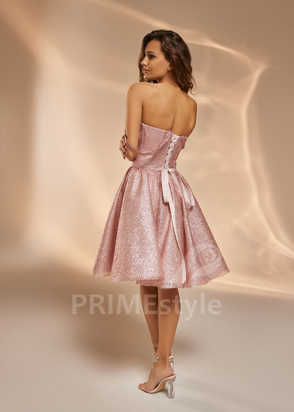 Krátke spoločenské šaty V0423