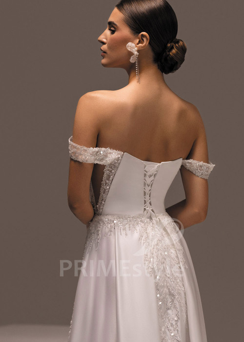 Hladké svadobné šaty so spadnutými ramienkami Donata