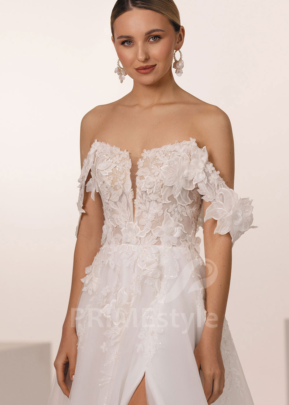 Romantické svadobné šaty s 3D kvetmi Edda