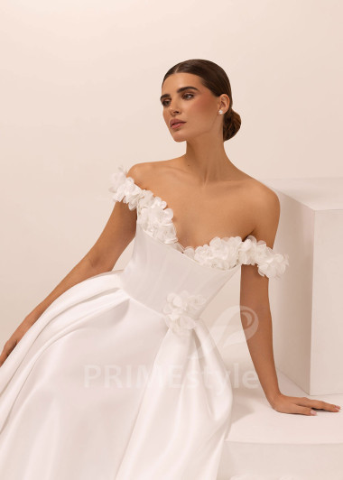 Saténové svadobné šaty s 3D kvetmi Jolanda | PRIMESTYLE.SK