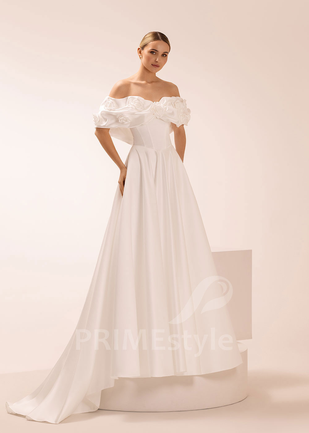 Princeznovské svadobné šaty s 3D kvetmi a spadnutými ramienkami Maggia