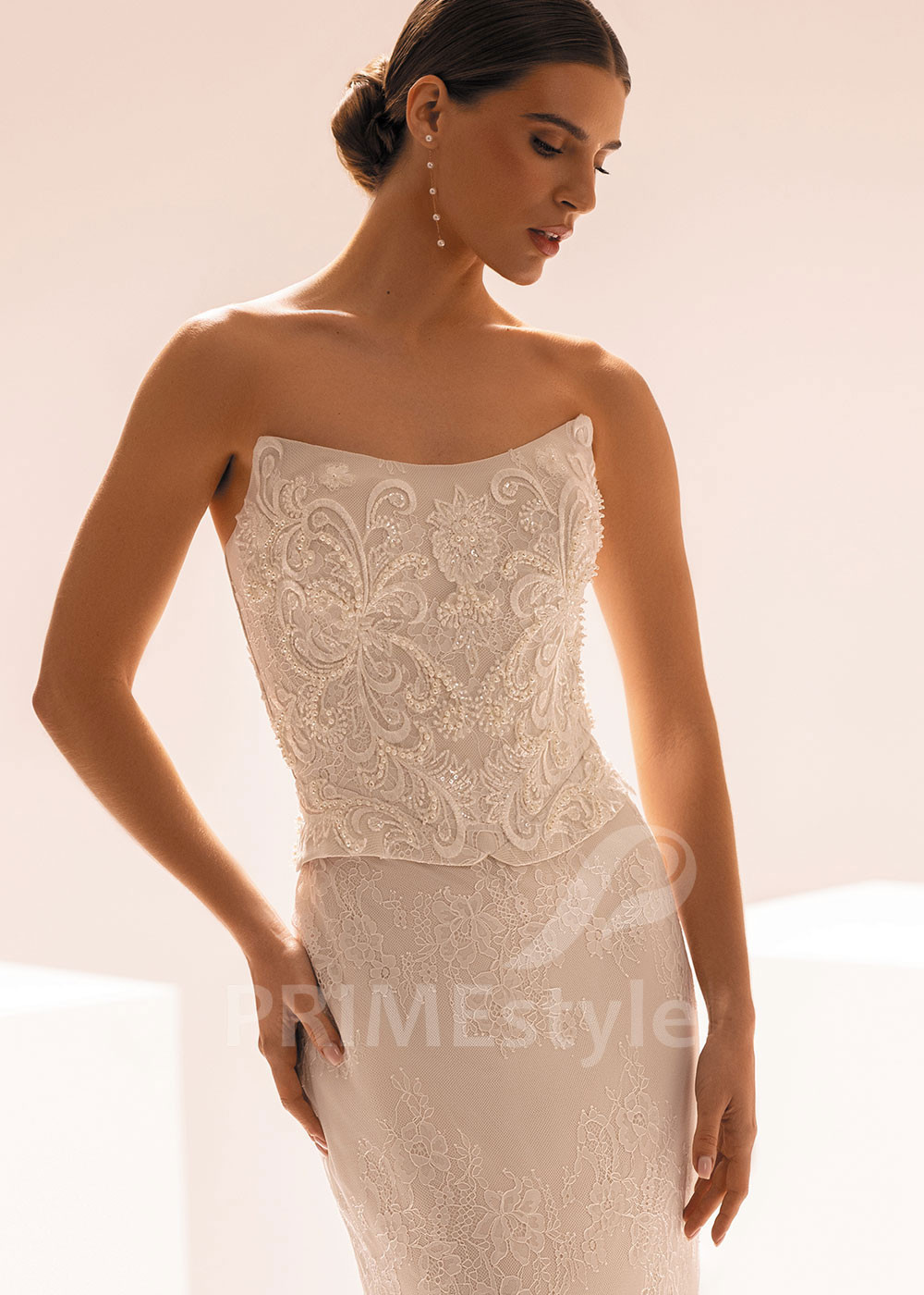 Celočipkované svadobné šaty s korzetovým detailom Nera