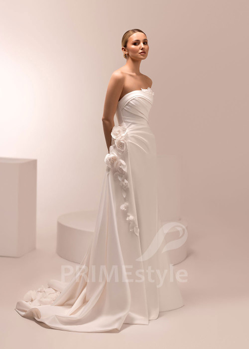 Hladké svadobné šaty s 3D kvetinovou aplikáciou Ornella