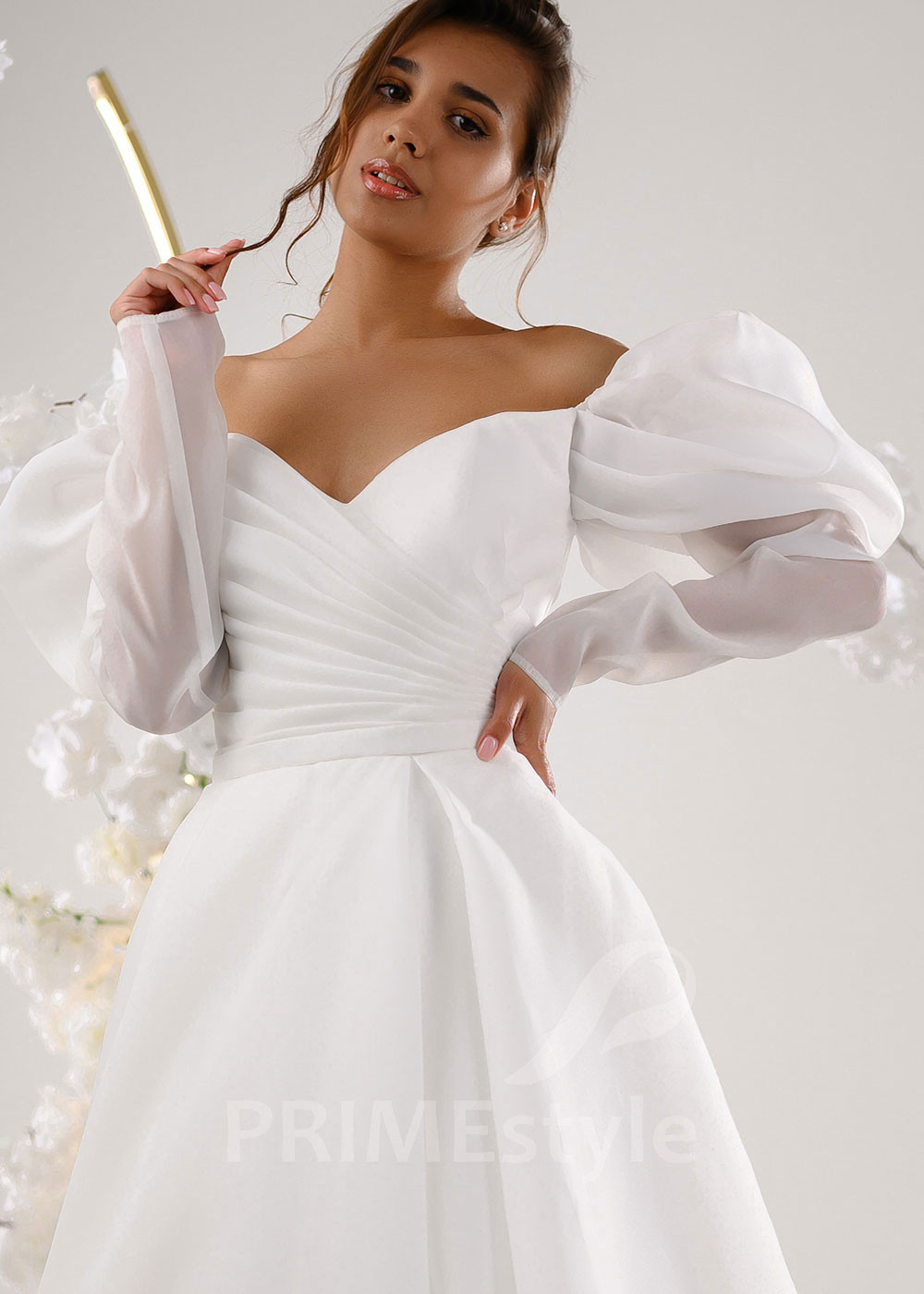 Elegantné hladké svadobné šaty RT2310