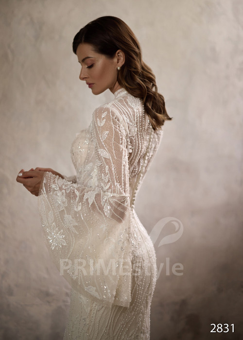 Exkluzívne priliehavé svadobné šaty RC2831