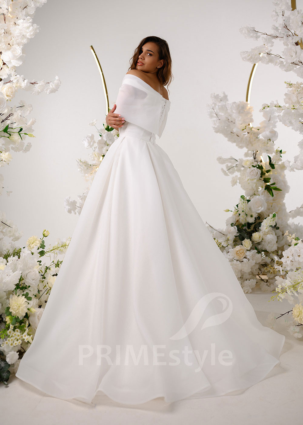 Elegantné hladké svadobné šaty RT2316